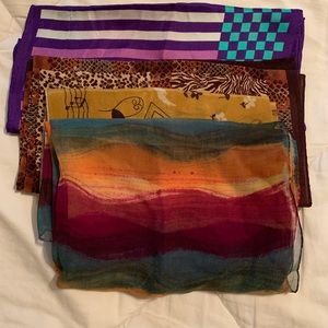 Anne Klein jungle pattern- like new 20x21 inches